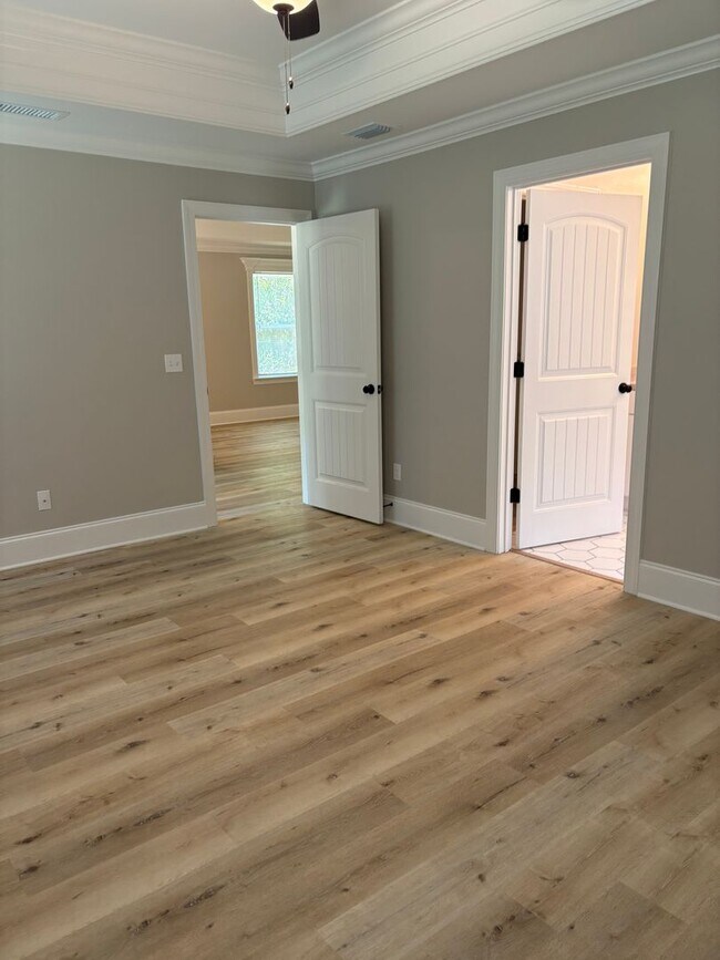 Building Photo - New 4 Bedroom Home Available Now