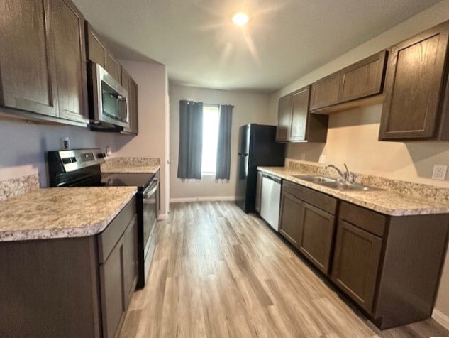 Foto del edificio - 2855 Golf Crest Dr