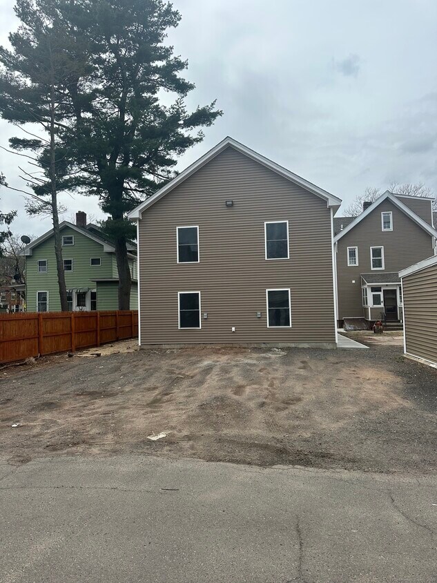 Building Photo - 135 Clinton Ave