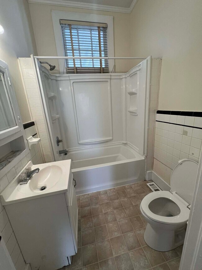 Foto del edificio - 233 College St