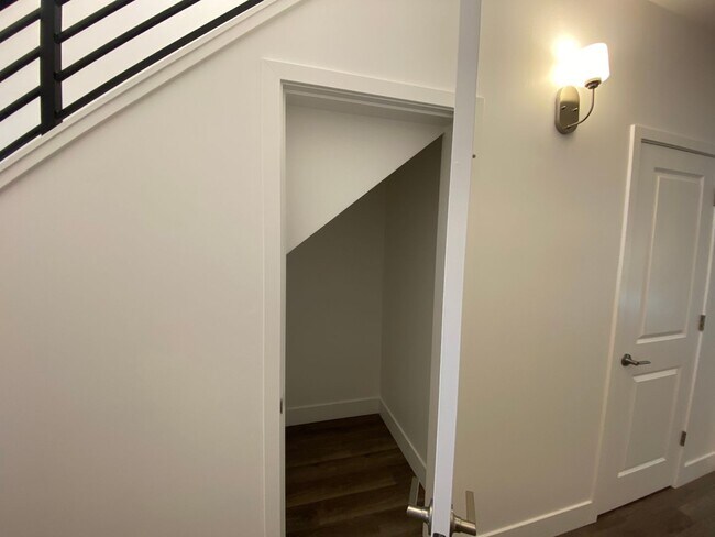 Building Photo - Never Lived In, Brand New Townhome in The ...