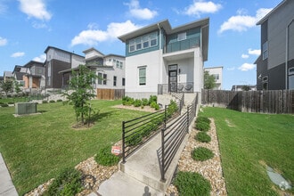 Building Photo - 6228 Toscana Ave