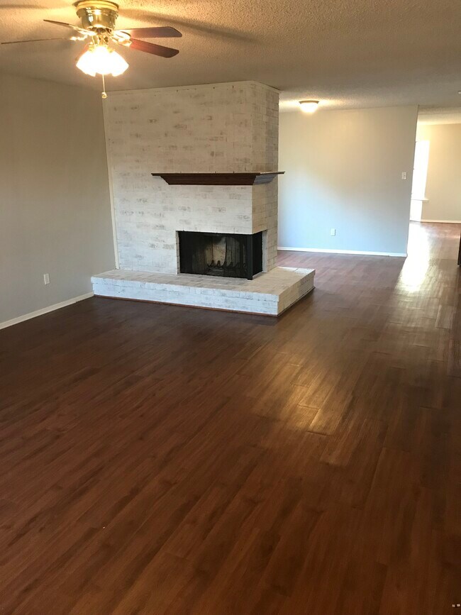 Living Room - 1613 Culberson Dr