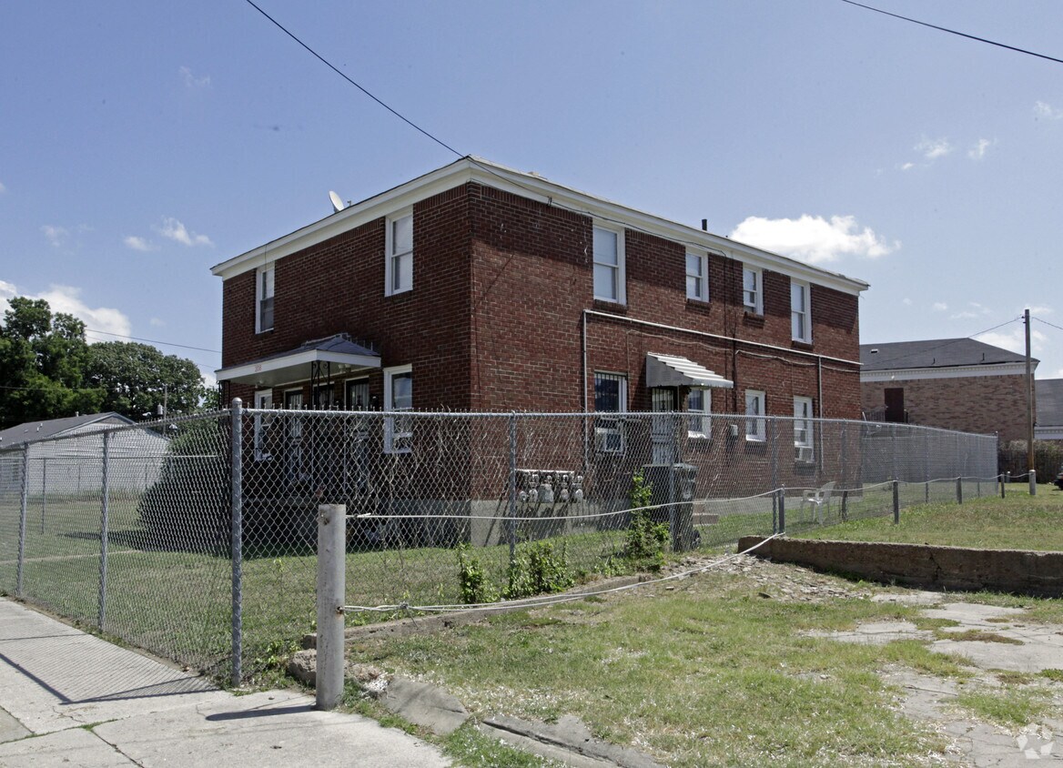 Primary Photo - 208 High St