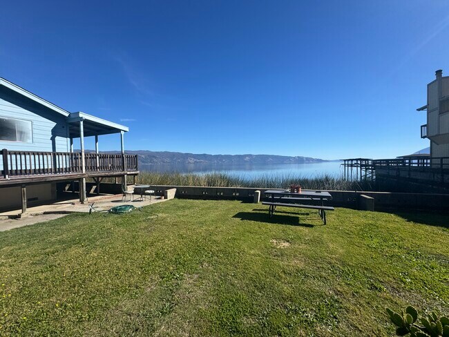 Foto del edificio - 3700 Lakeshore Blvd