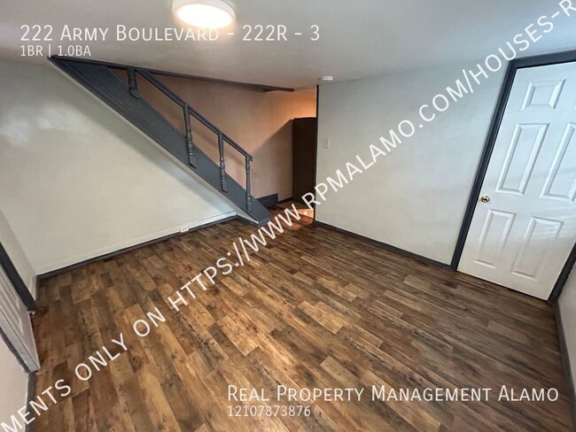 Foto del edificio - 222 Army Blvd