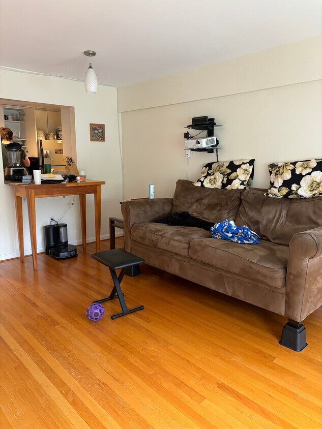 Foto principal - 931 Massachusetts Ave