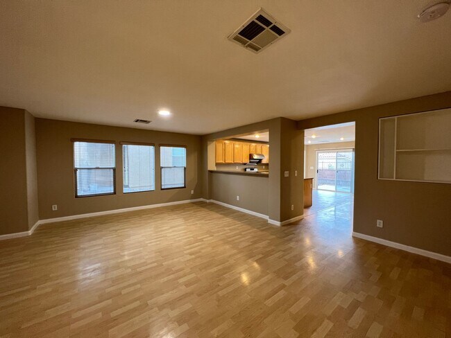 Foto del edificio - HUNTINGTON VILLAGE C UNIT 1 AT