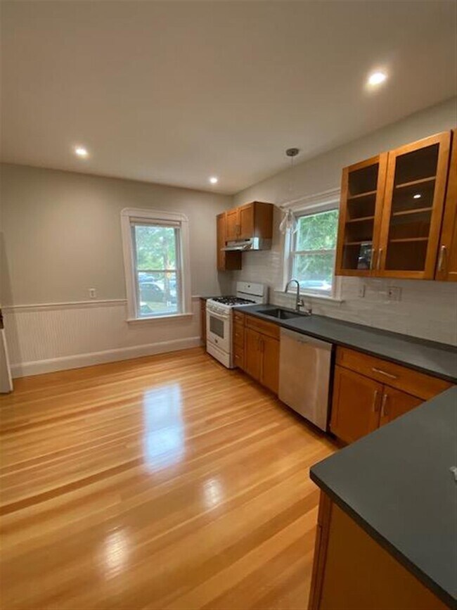 Foto del edificio - 132 Boston Ave