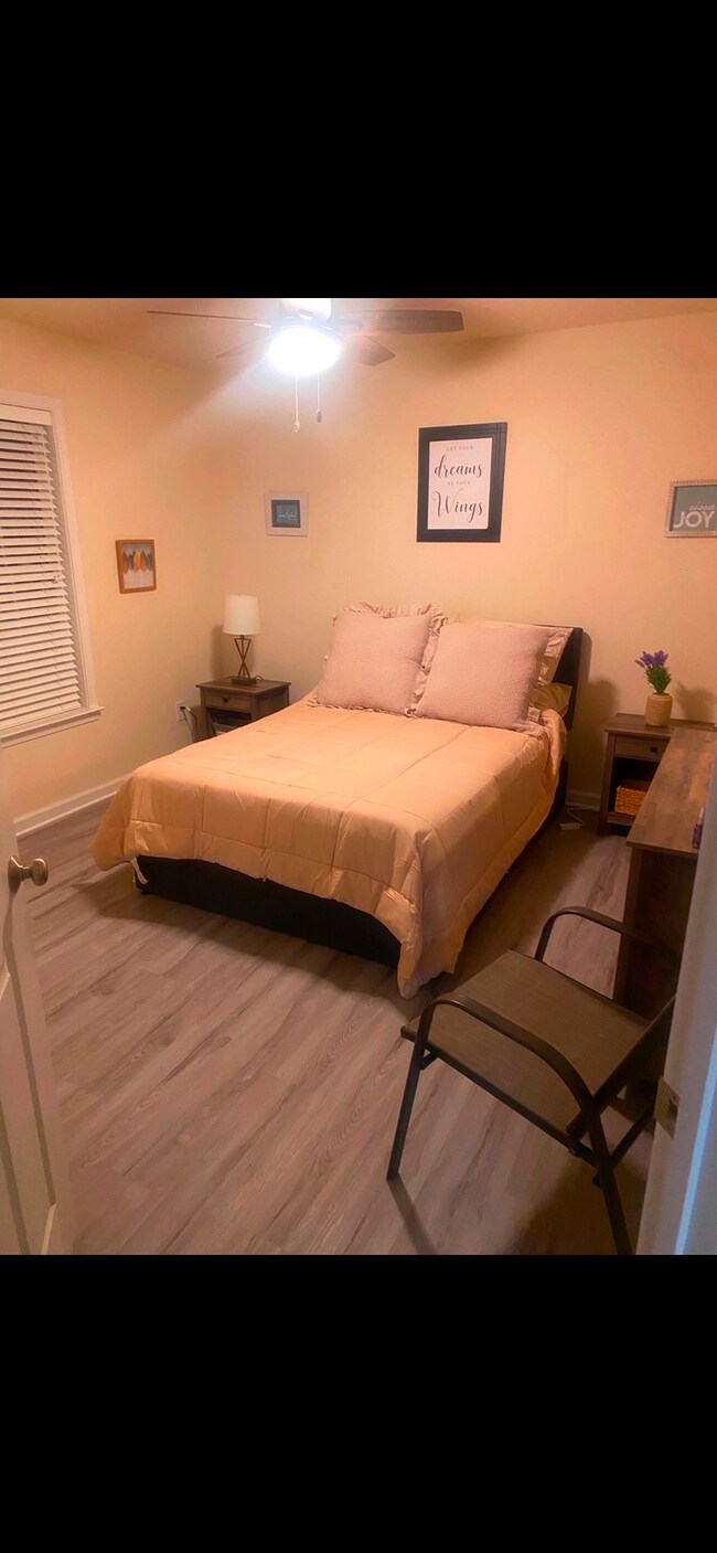 Foto del edificio - 4345 Cedarcroft Ct