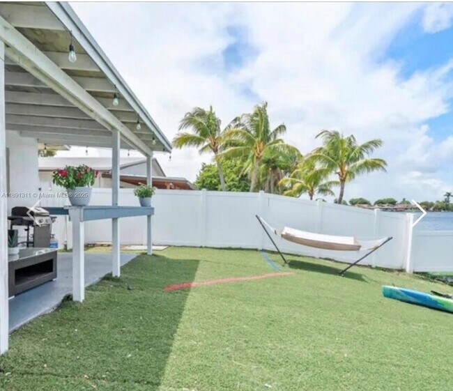 Foto del edificio - 2423 SW 58th Manor