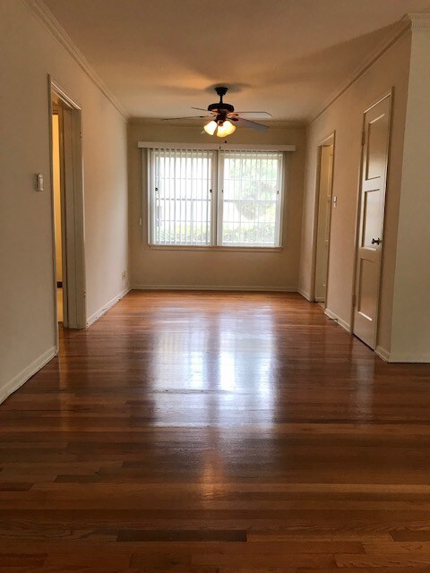 Building Photo - 930 12th St