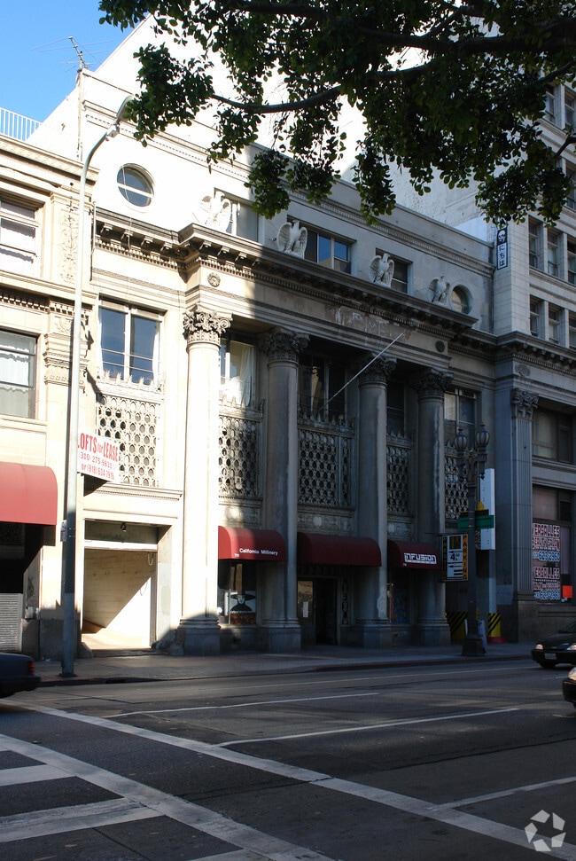 Building Photo - 717-721 S Spring St