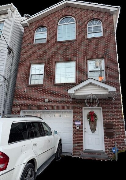 Photo - 183 Hutton St House