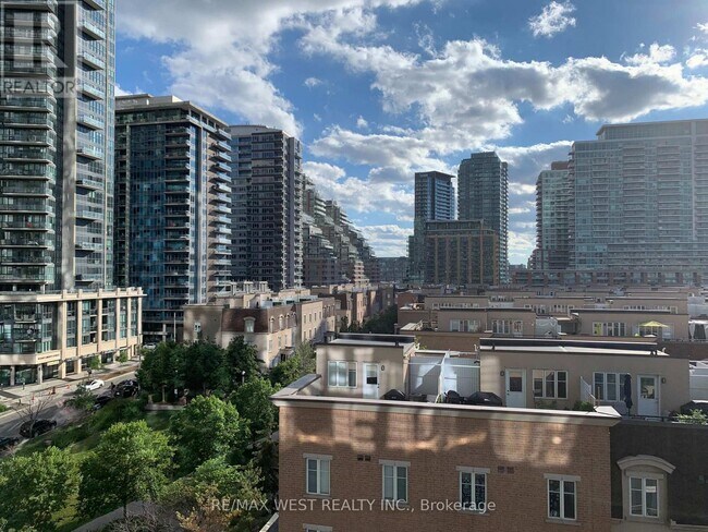 Building Photo - 19 Western Battery Rd