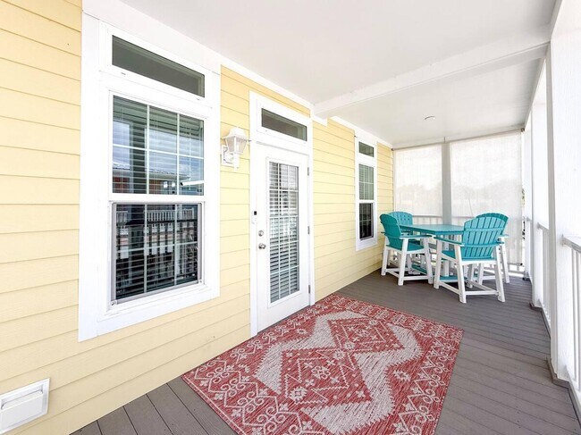 Building Photo - 389 NE Sand Dune Way