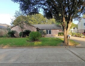 Building Photo - 1930 Pepperwood Ln