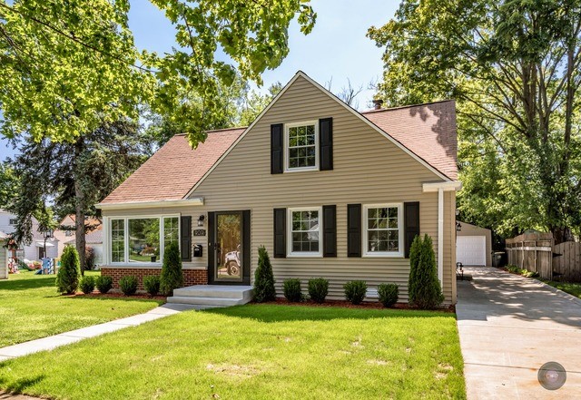 Foto principal - 909 E Oakton St