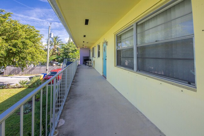 Foto del edificio - 216 N Federal Hwy