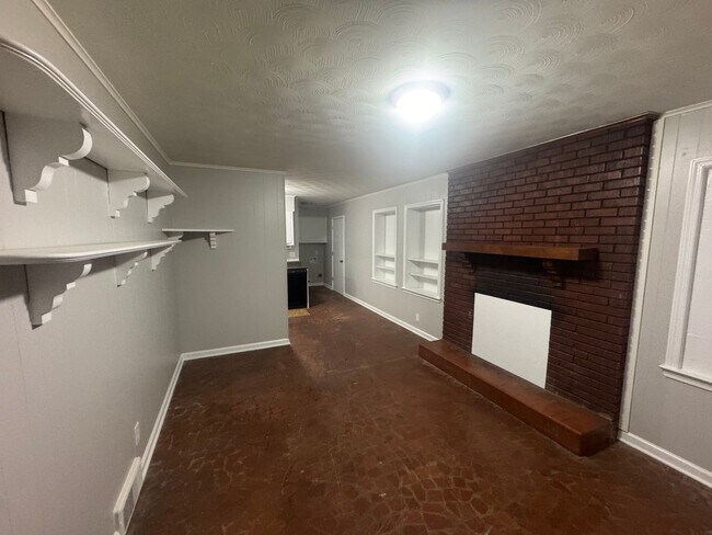 Foto del edificio - 4344 Walnut Hill Dr