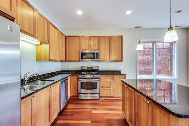 Photo - Available July 1st - 3 Bedroom in Wicker Park Apartment