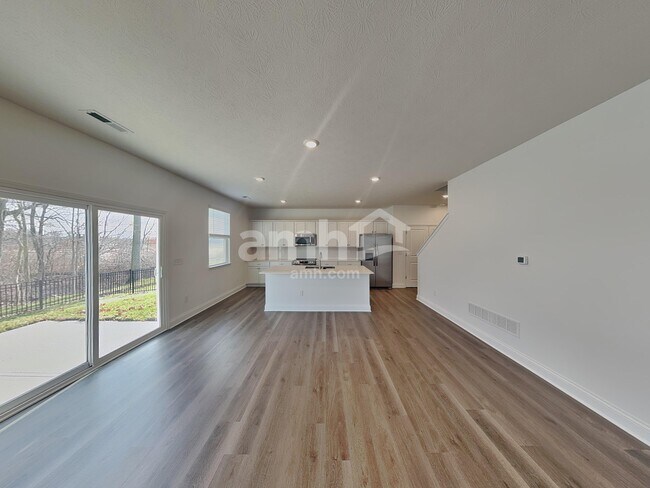 Building Photo - 998 Heritage Blvd