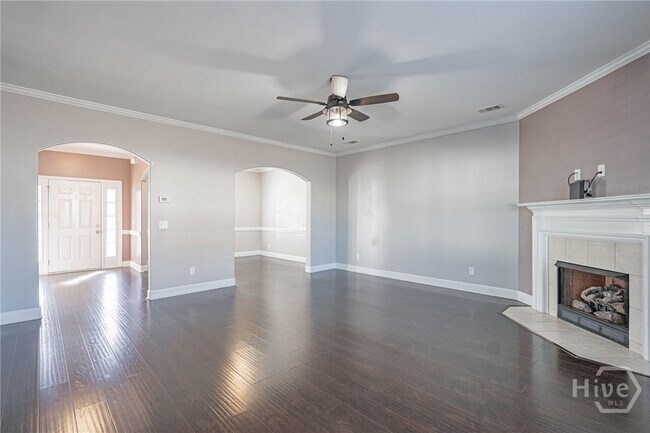 Building Photo - 100 Springcreek Ln