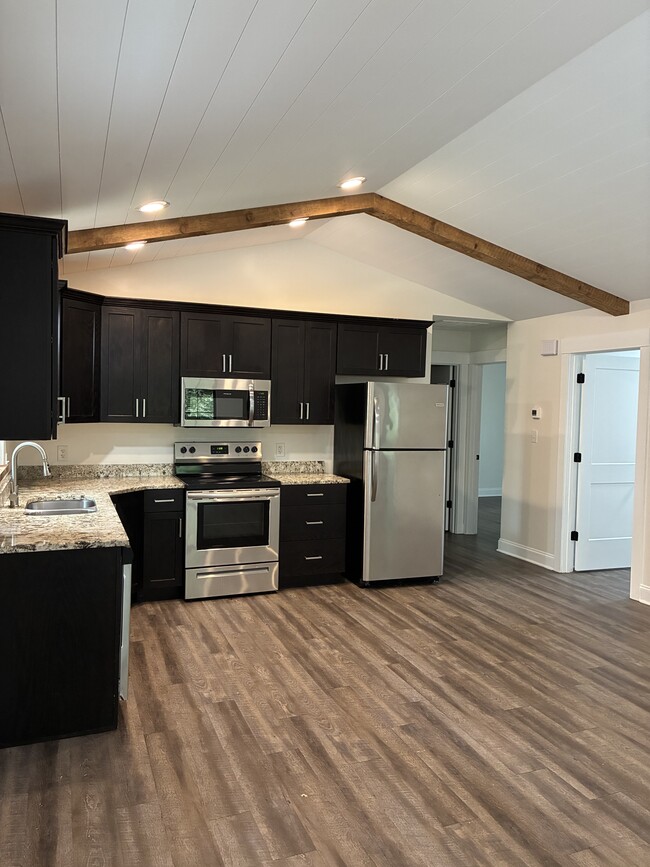 Building Photo - 267 Sterling Dr