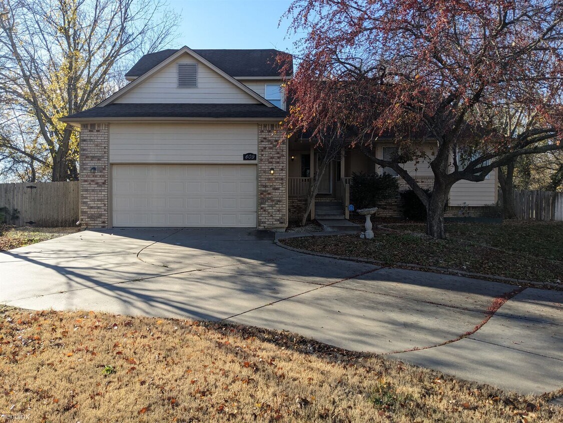 Foto principal - 4 br, 4 bath House - 409 West Concord Road