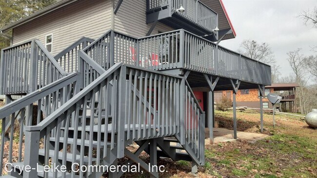 Building Photo - 3 br, 2 bath House - 146 Lakeshore Drive