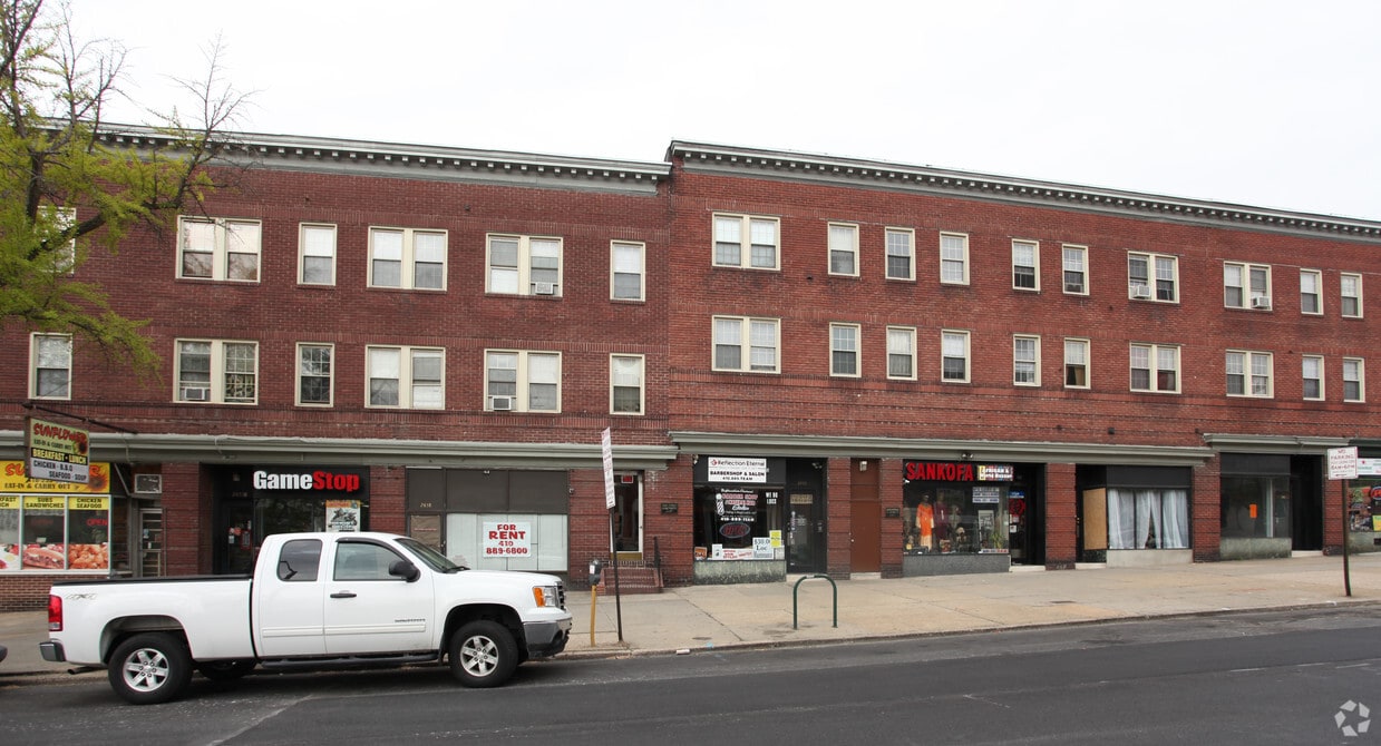 Building Photo - 2436 N Charles St