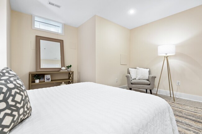 Foto del edificio - 30 Florida Ave NE