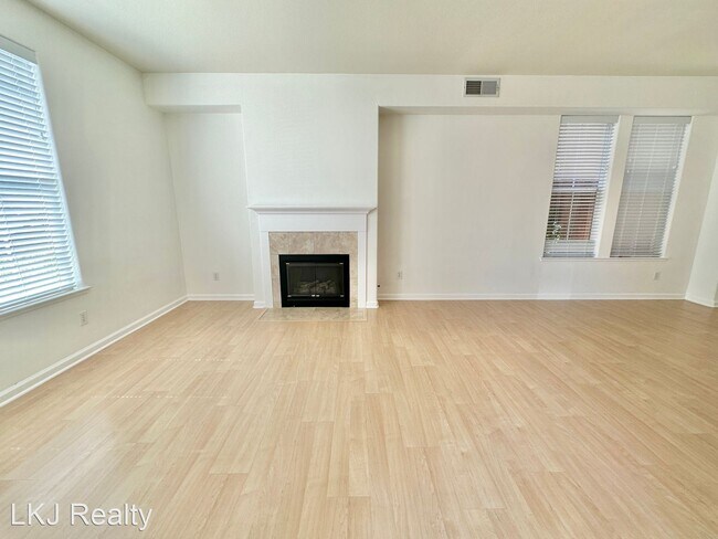 Building Photo - 3 br, 2.5 bath House - 82 Gann Way