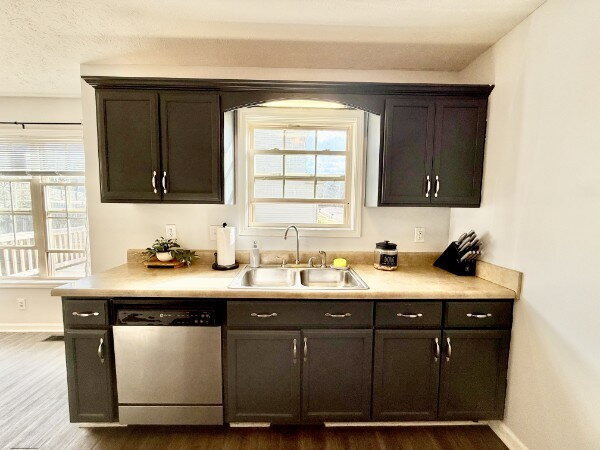 Foto del edificio - Spacious 3 bedroom 2 bathroom home