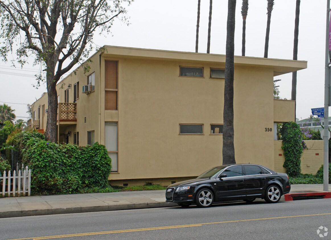Building Photo - 350 N Doheny Dr