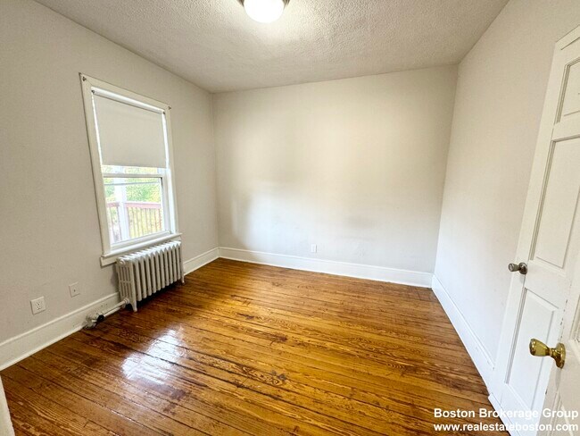 Foto del edificio - 153 E Cottage St