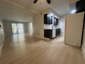 Building Photo - 3331 Holdrege St