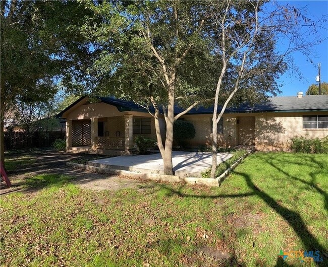 Building Photo - 1250 E Common St