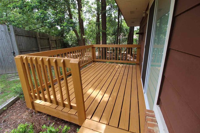 Building Photo - 266 N Villas Ct