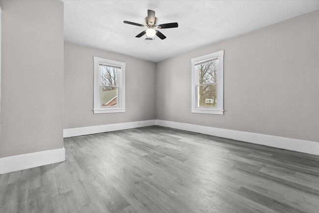 Building Photo - 1301 Pine St