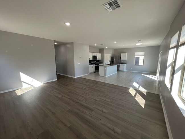 Building Photo - 19233 W Elm St