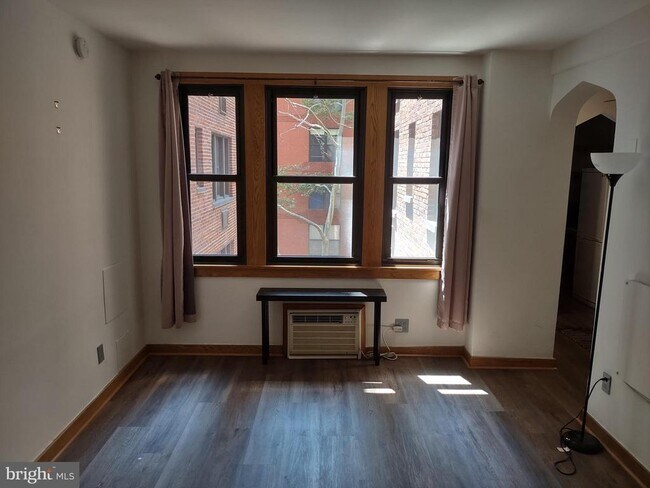 Foto del edificio - 1010 25th St NW