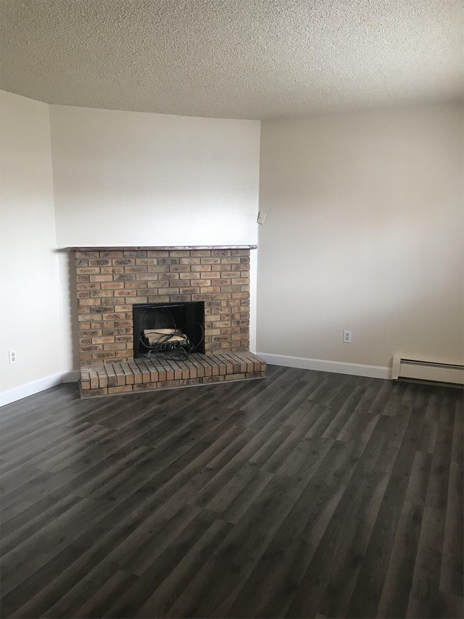 Building Photo - 505 Shoshoni St