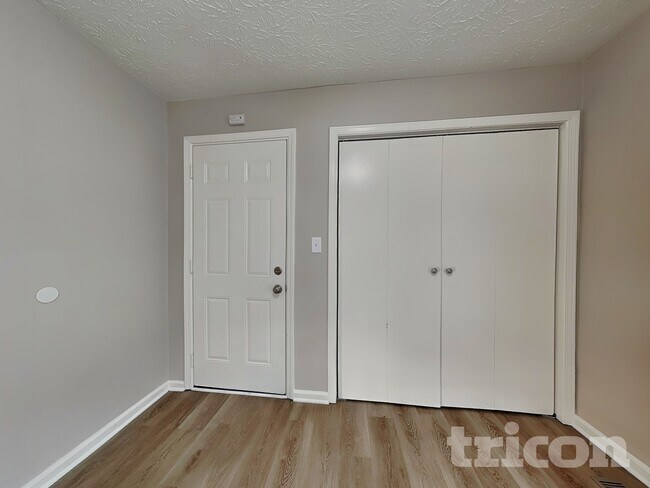 Foto del edificio - 406 Weston Rd