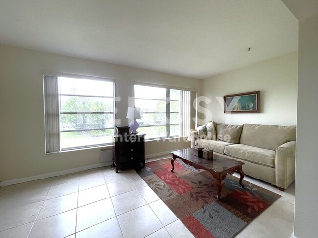 Building Photo - Top Of The World - 3rd Floor, Furnished 1 Bed/1 Bath Condo For Long Term