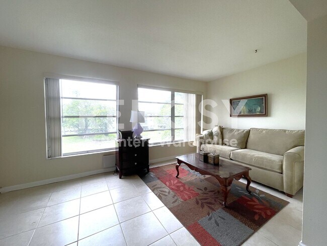 Foto del edificio - Top Of The World - 3rd Floor, Furnished 1 Bed/1 Bath Condo For Long Term