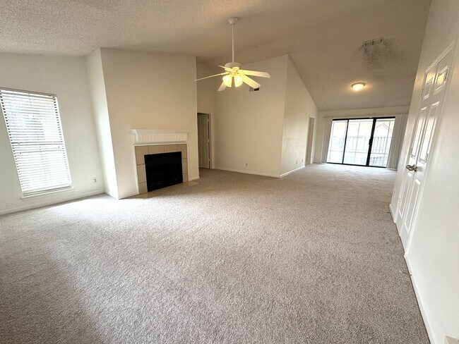 Foto del edificio - Beautiful 3BR/2BA Southside Condo