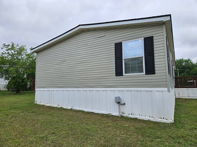 Foto del edificio - 94 Lynnwood Cir