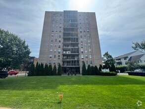 Building Photo - 65 Glenbrook Rd