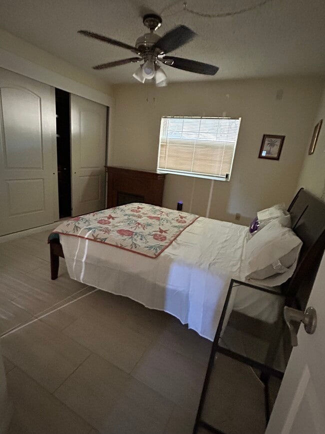 Foto del edificio - 2501 Harn Blvd